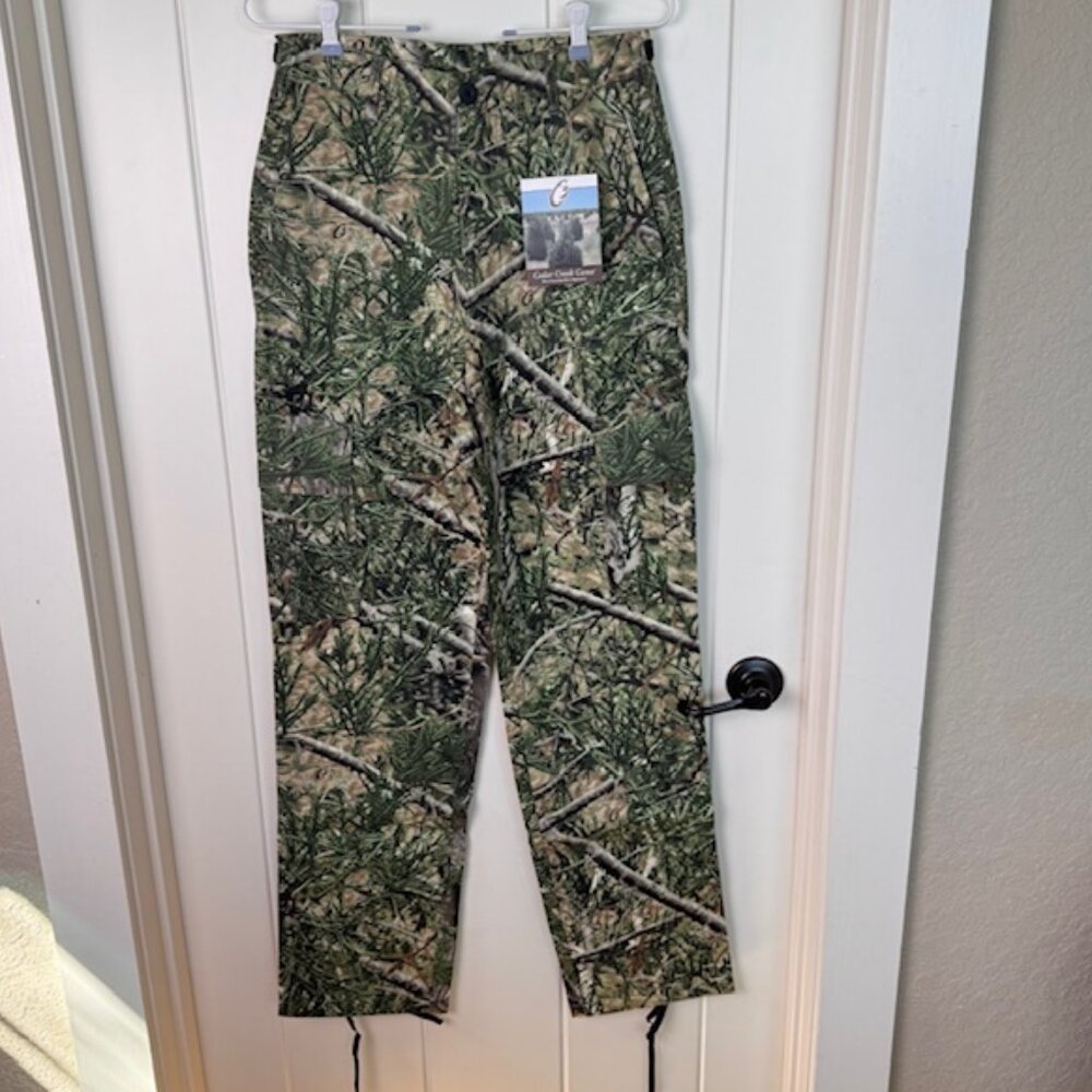 Cedar Creek Camo Hunting Pants Size Small NWT